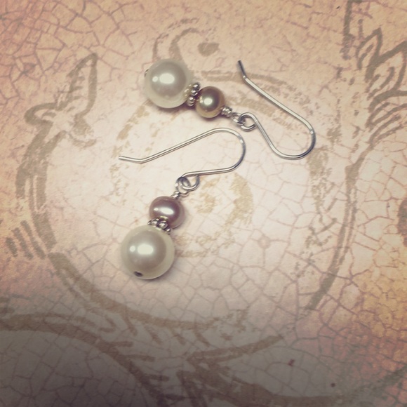 cocovalli Jewelry - Handmade Swarovski &freshwater pearl earrings